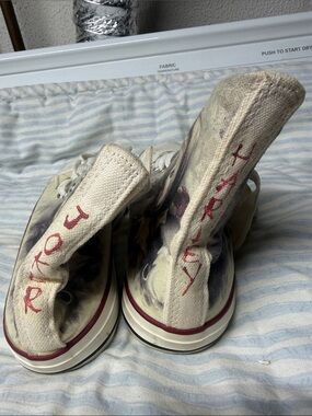 High-Top Canvas Women’s Sneakers in Off-White with Red Accent